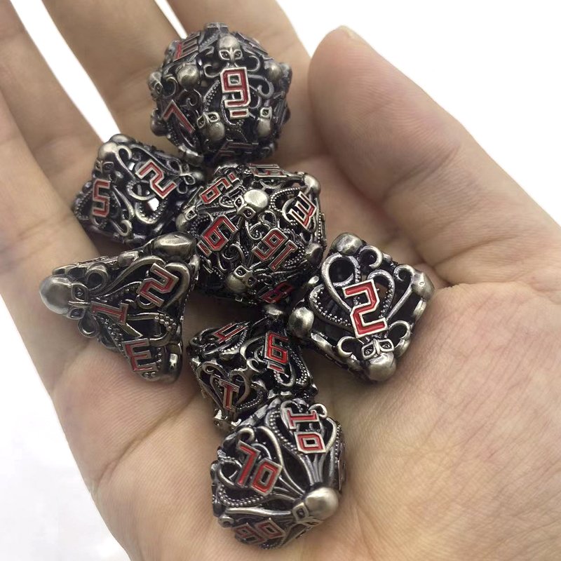 COC Polyhedron Metal Hollow dice Polyhedron Shape DND Dungeons & Dragons COC Board game Board game Dice Skull