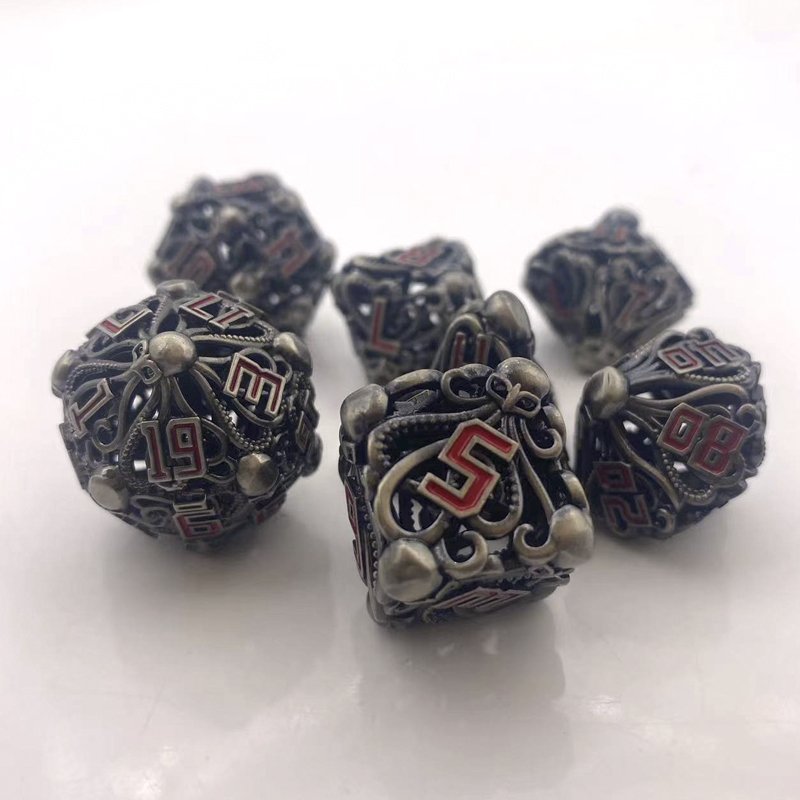 COC Polyhedron Metal Hollow dice Polyhedron Shape DND Dungeons & Dragons COC Board game Board game Dice Skull
