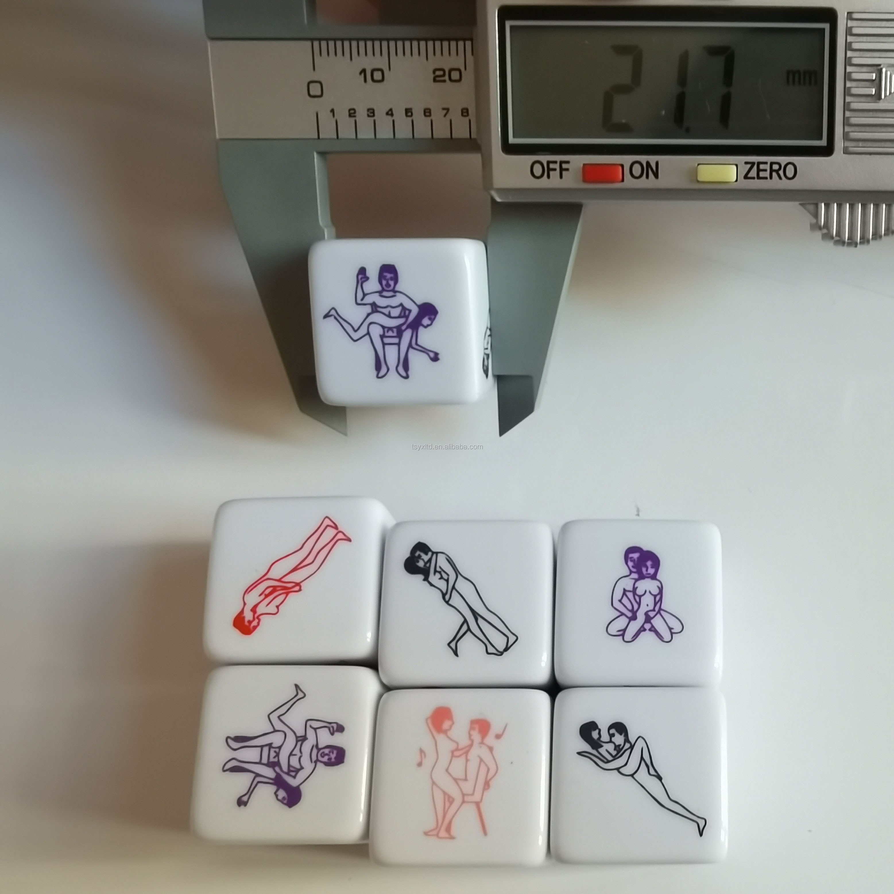 OEM Factory customized game board figure dragon dice