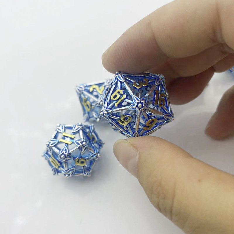 Custom logo TRPG dice set DND Dungeons & Dragons Run Group COC board game dice can be customized with metal hollow arrows