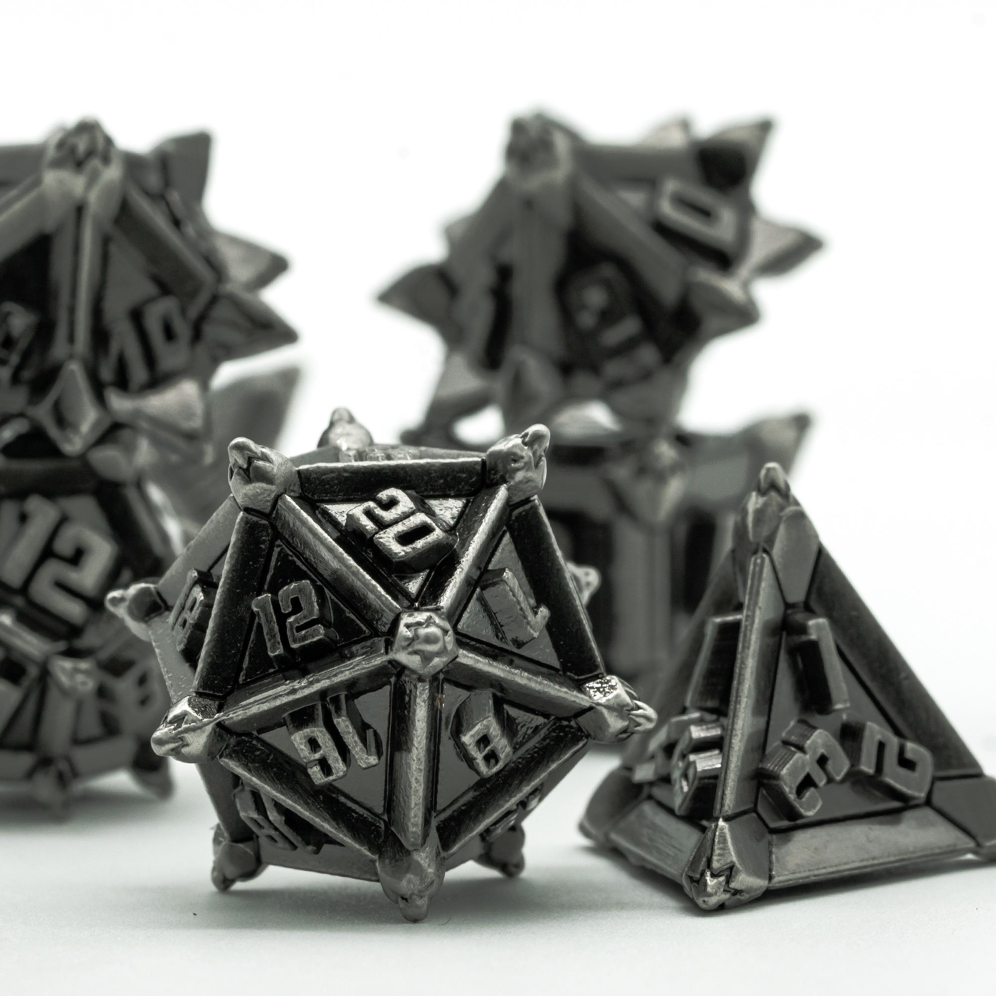 Udixi polyhedral dungeons and dragons mental metal rpg custom logo dice set Pinwheel
