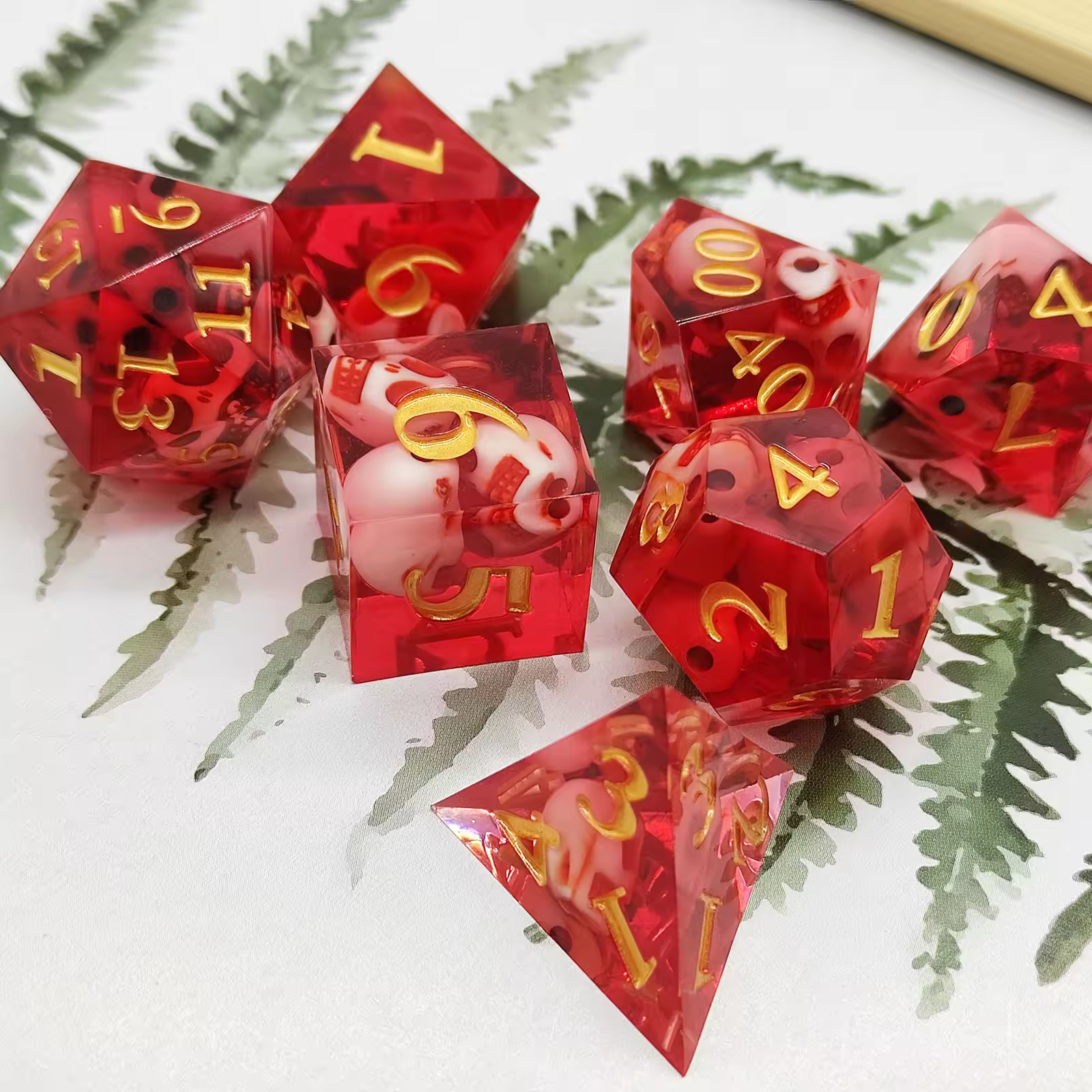 New design polyhedral skull resin dice 7 pieces sharp edge dice manufacturers direct sales