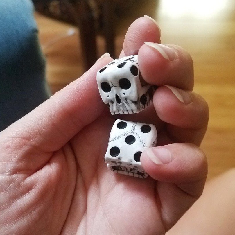 Manufacturers New 6 Sided Resin Skull Game Dice Carnival Party Halloween Gifts Custom Printed Branded Logo D6 Plastic Dice