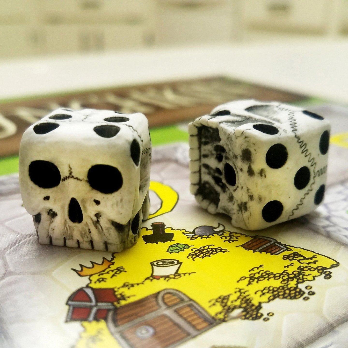 Manufacturers New 6 Sided Resin Skull Game Dice Carnival Party Halloween Gifts Custom Printed Branded Logo D6 Plastic Dice
