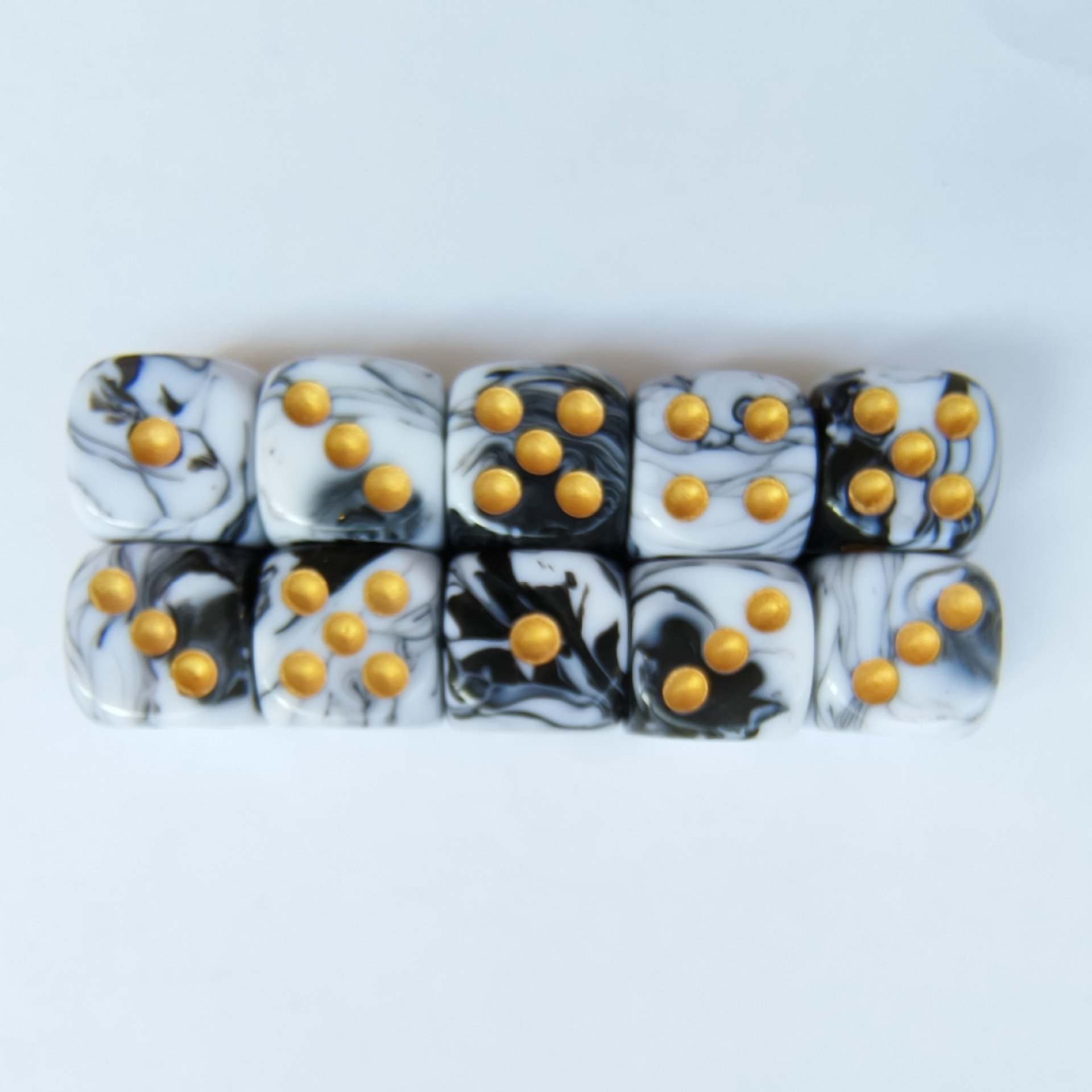 Factory Directly Sale 16mm Standard Size D6 Casino Dice Dot Dice Multicolor Pips Dice for Board Game Pack of 10