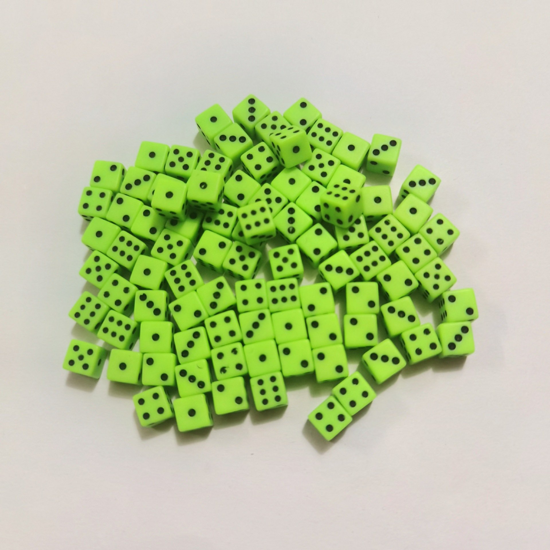 Wholesale MINI Dice 8mm Small Square Corner Colored Black Dot Dice Ready to Ship Magic Props Teaching Dice