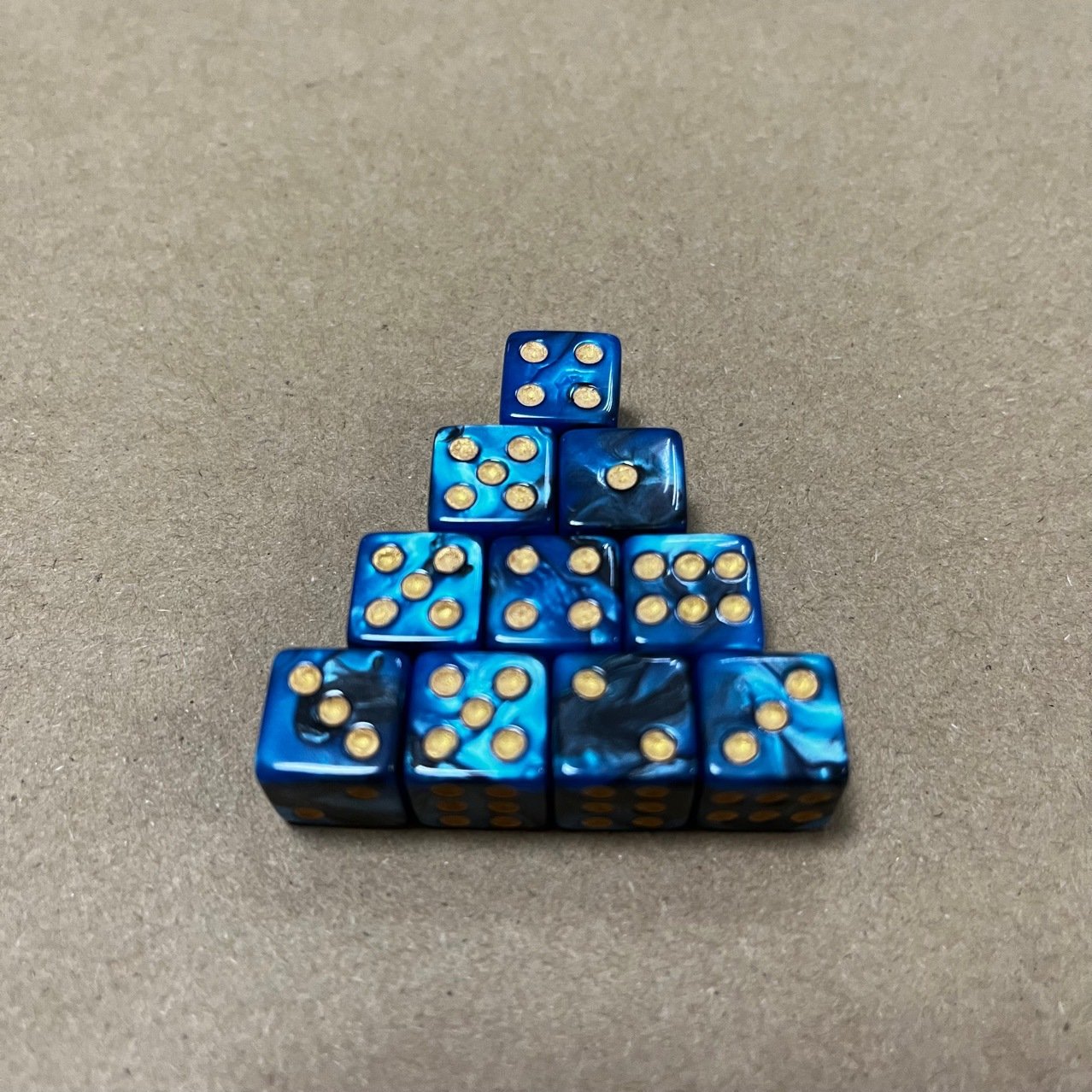 12mm square corner two-color point right-angle dice