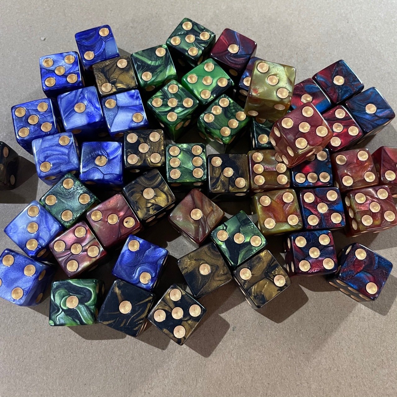 wholesale 10pcs/set 16mm D6 Square Corner Marbling Polyhedral Dice Pearl Pattern Custom Dice Colored Acrylic Dice Games