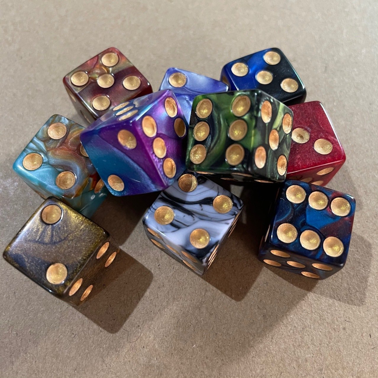 wholesale 10pcs/set 16mm D6 Square Corner Marbling Polyhedral Dice Pearl Pattern Custom Dice Colored Acrylic Dice Games