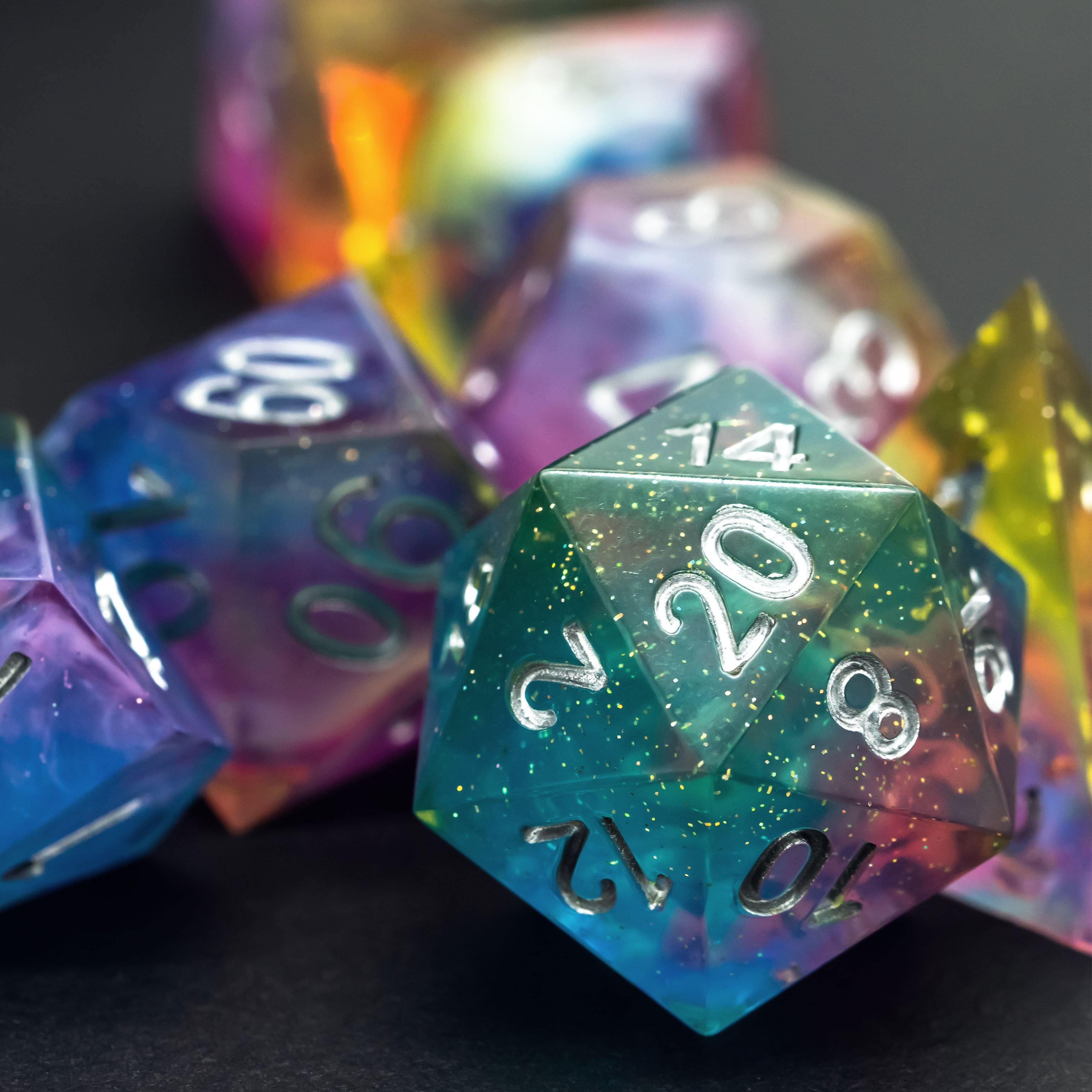 Udixi Resin Sharp edge Dice Polyhedral dungeons and dragons RPG Color Mixing Glitter Dice Set