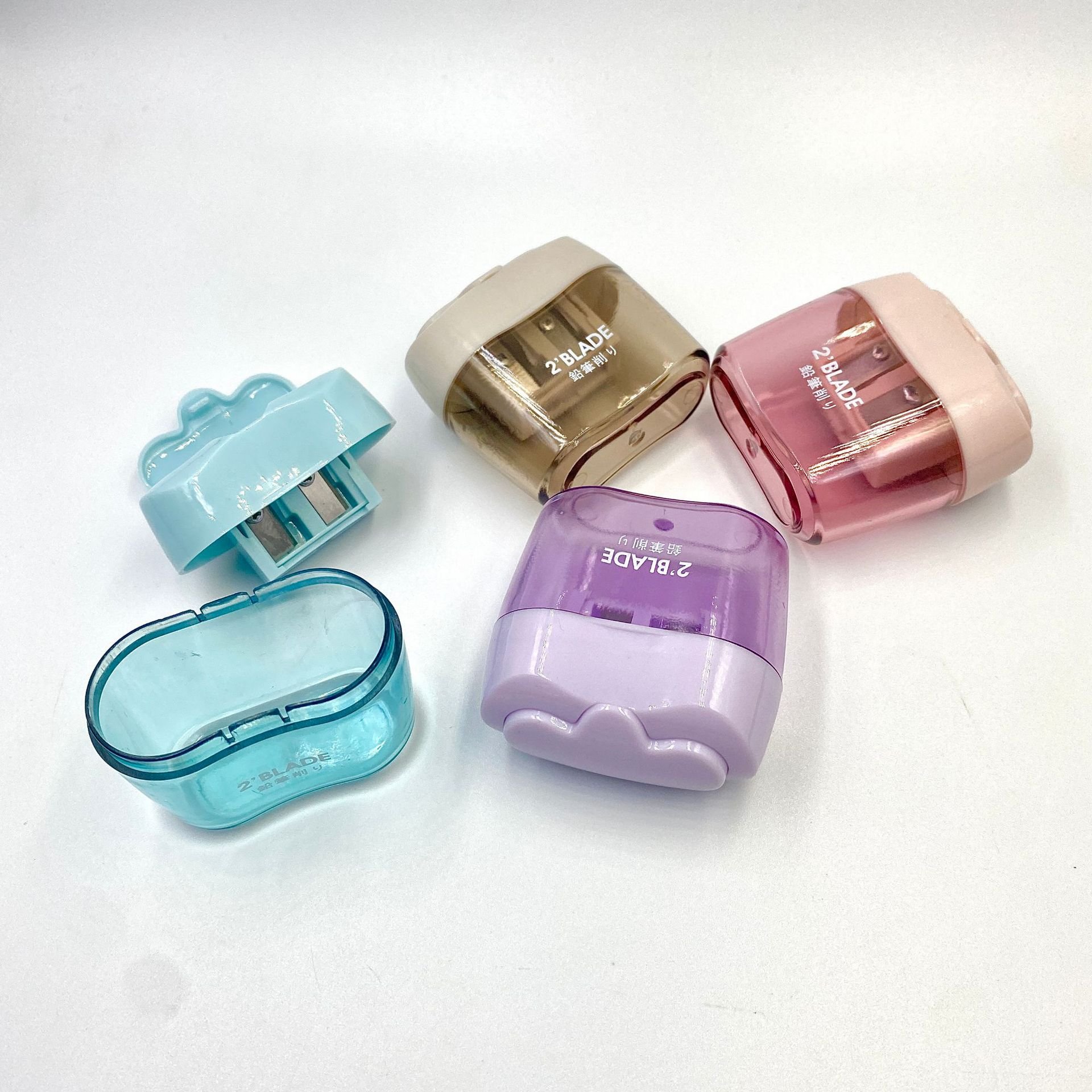 Creative dual hole pencil sharpener, small and convenient pencil sharpener, children's pencil sharpener