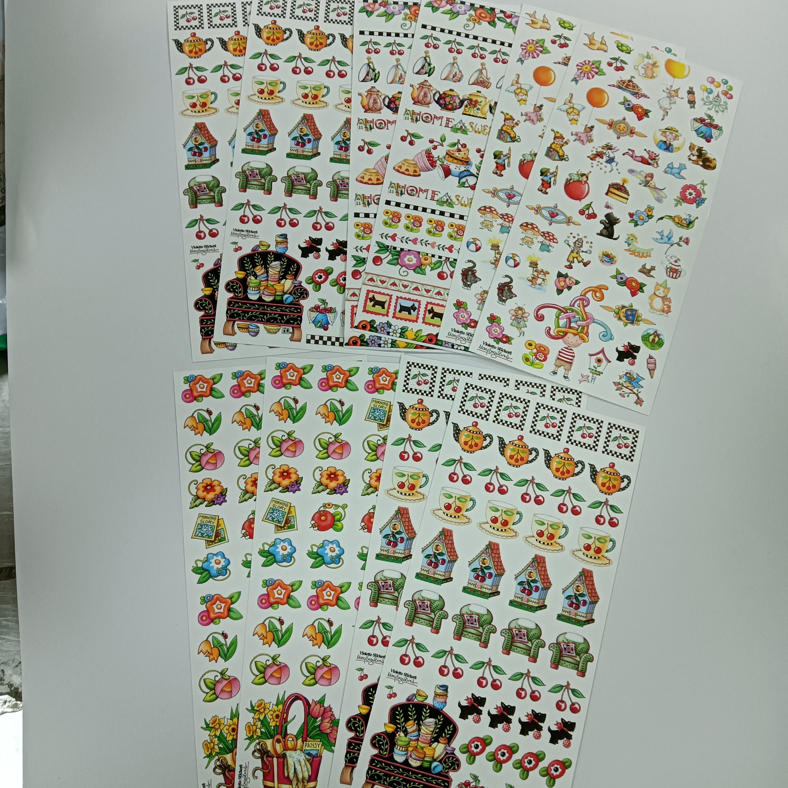 Factory direct sell custom label stickers kiss cut logo with decal stickers vinyl hologram cartoon stickers A4 A5 A6