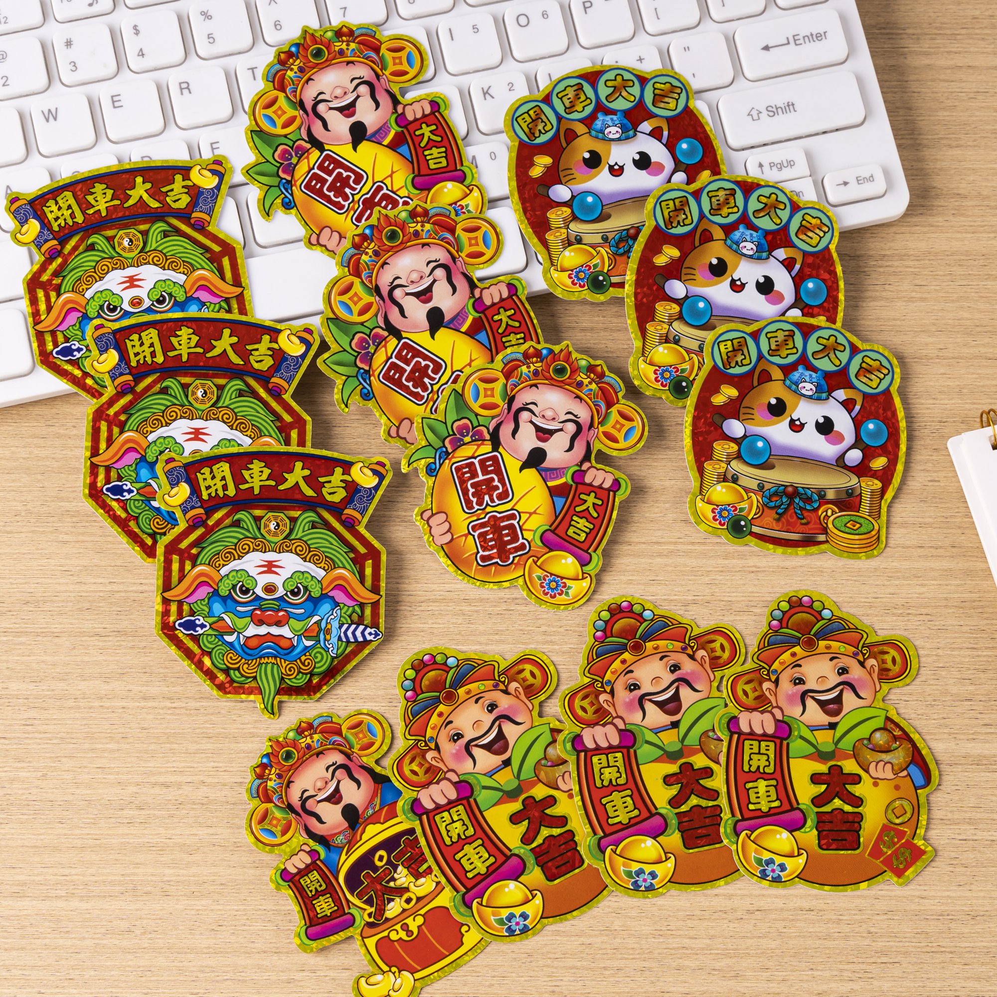 Custom Adhesive Logo Printing Waterproof Vinyl Paper Packing Die Kiss Cut Sticker CMYK Household Cartoon Products Label OEM