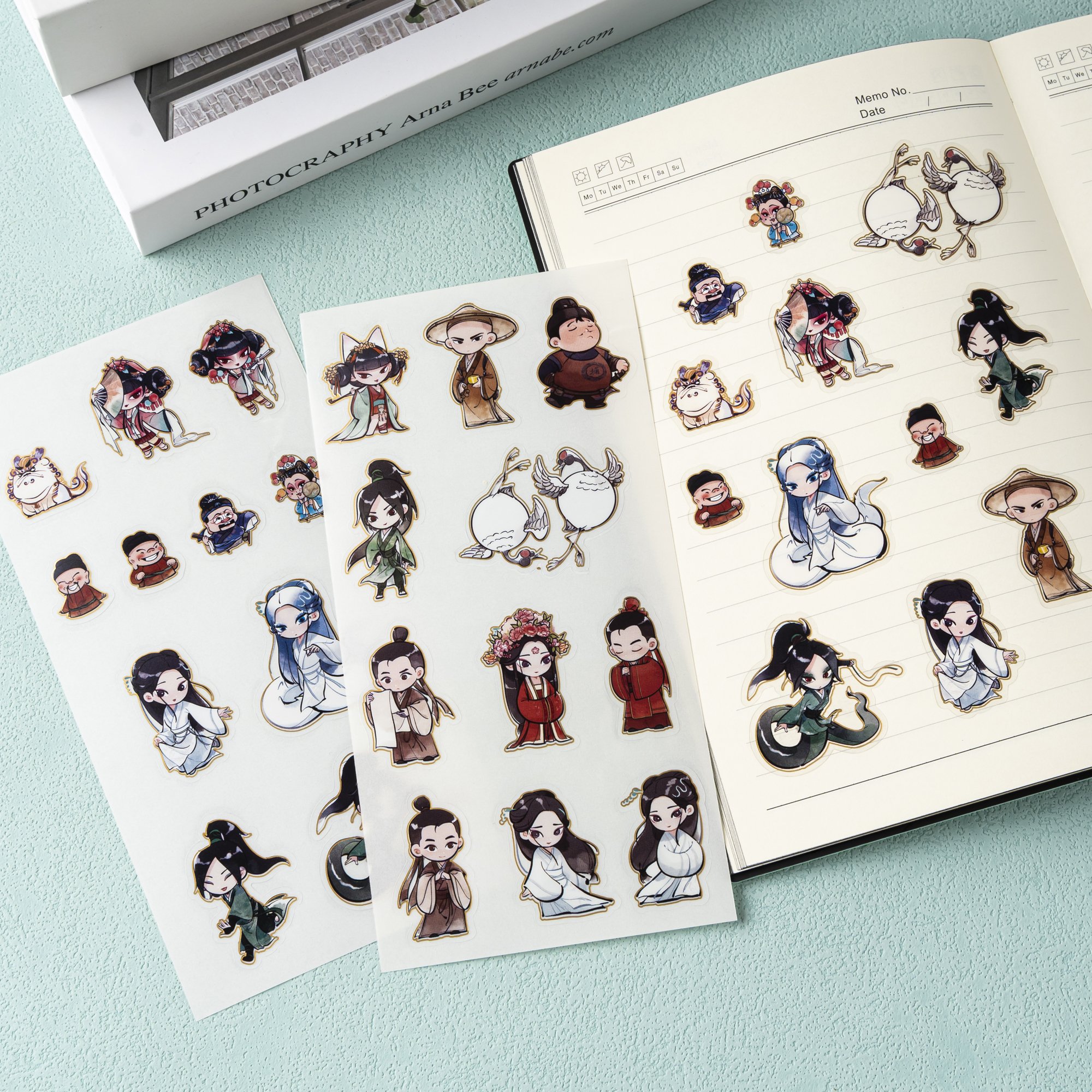 Custom Adhesive Logo Printing Waterproof Vinyl Paper Packing Die Kiss Cut Sticker CMYK Household Cartoon Products Label OEM