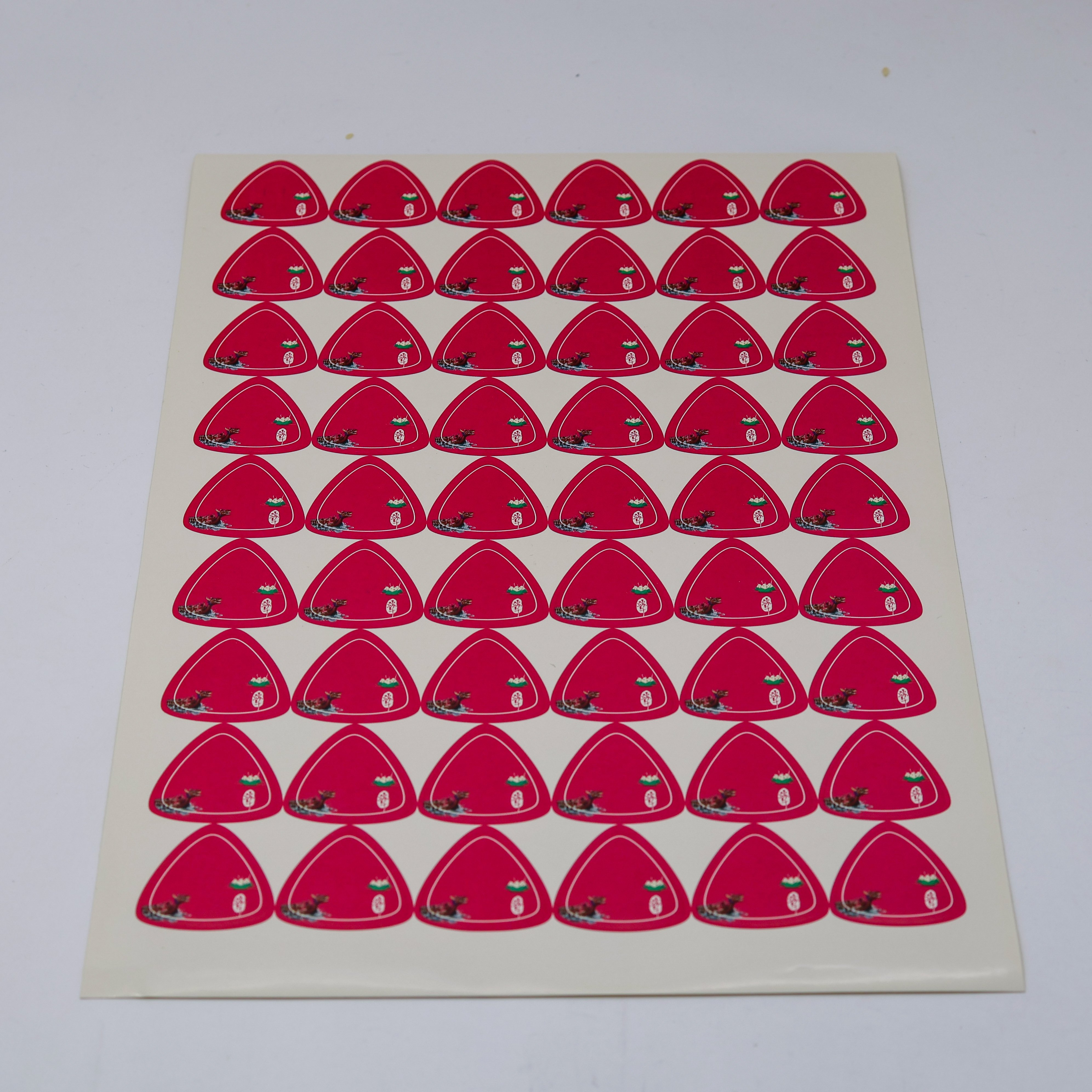 Custom LOGO printing die cut Vinyl stickers custom waterproof cartoon stickers manufacturers labels