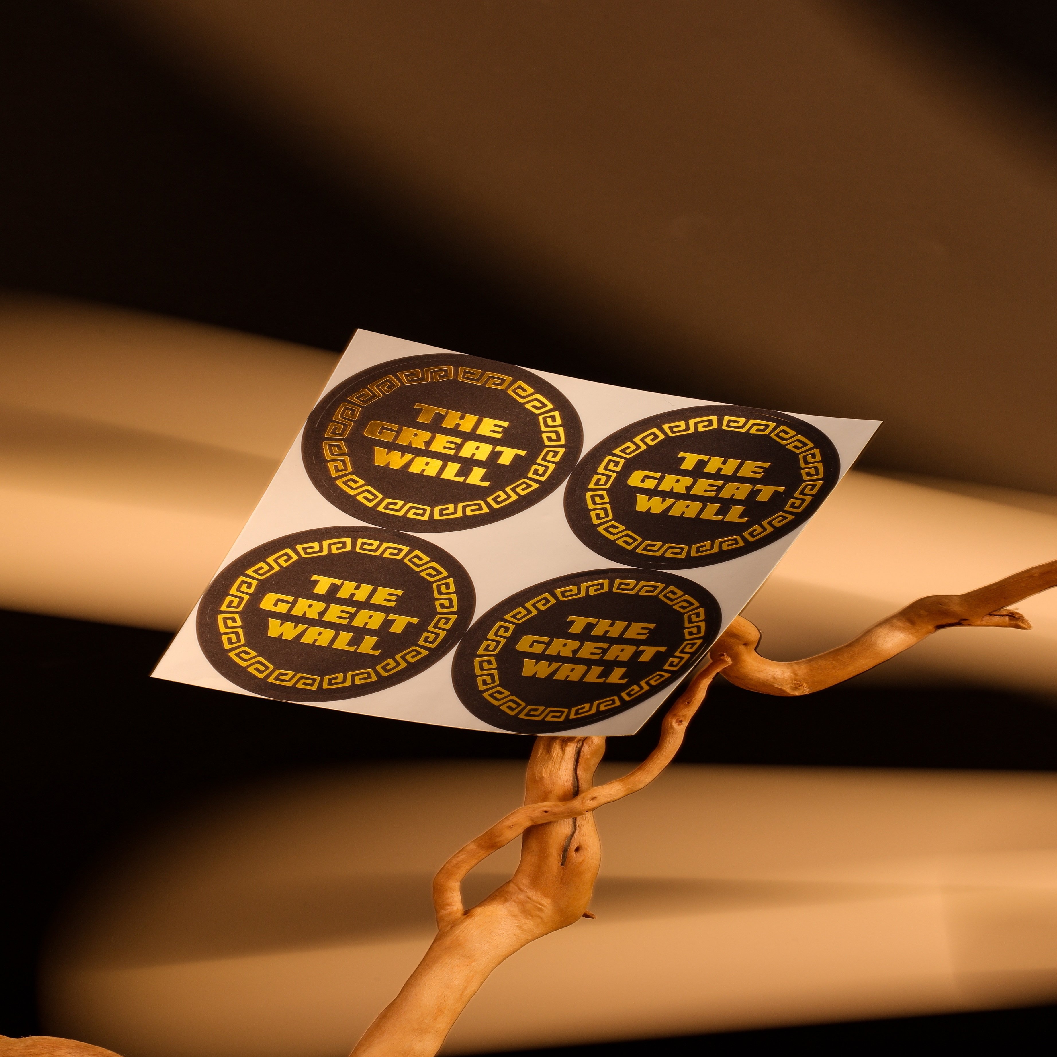 High-Grade Vinyl Adhesive Sticker Logo Paste Gift Box for Premium Presentation