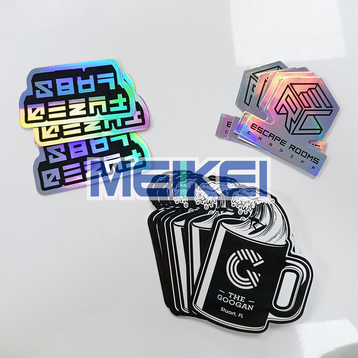 High Quality Custom Vinyl Waterproof Die Cut Sticker Printing UV Resistant Logo Label Adhesive Cartoon Stickers for Water Bottle