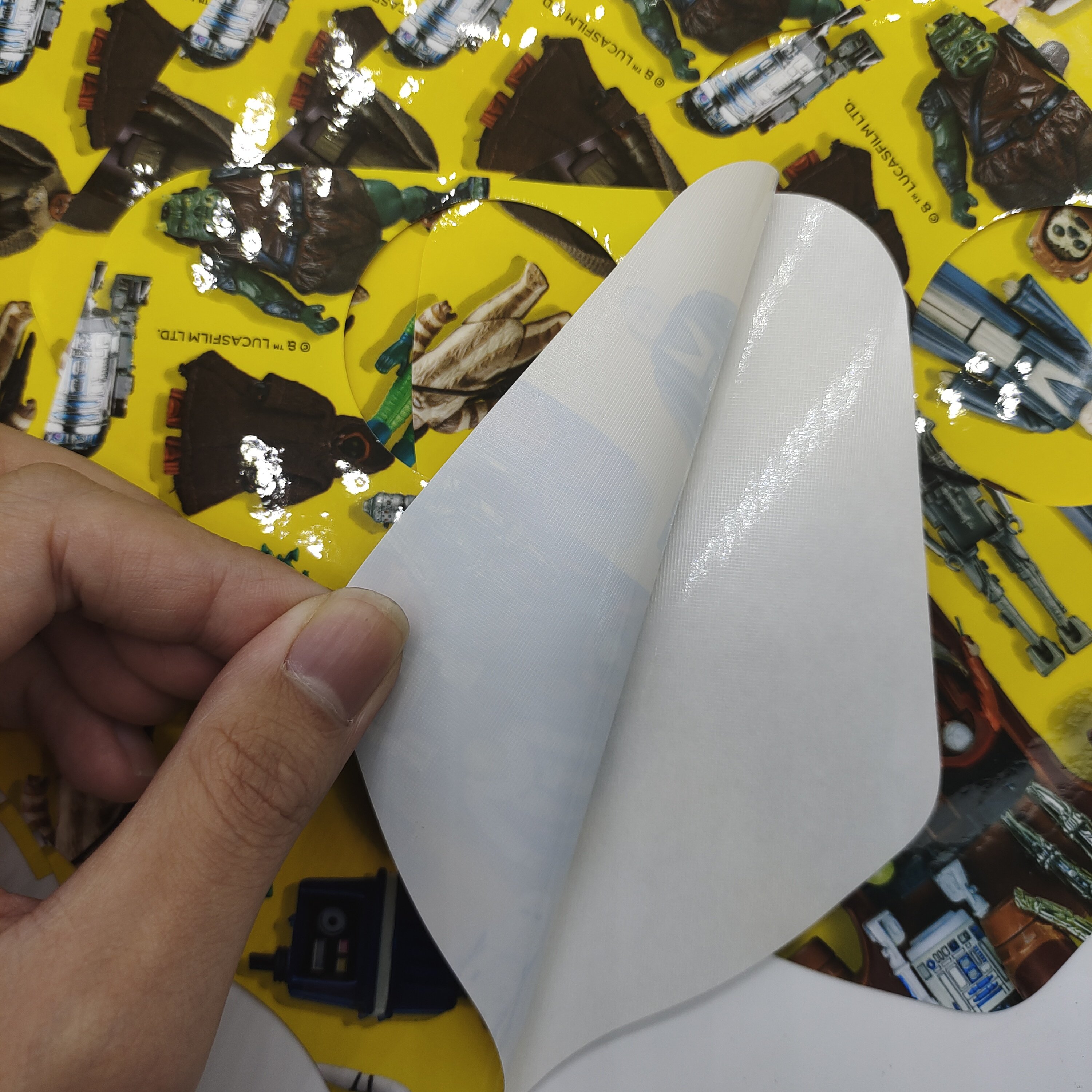 High quality customized die cut cartoon stickers printing packaging stickers