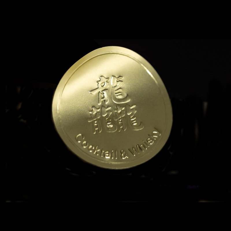 Custom Circular Embossed Labels Printing Gold Foil Vinyl Sticker Roll Self adhesive Waterproof Personalized Logo