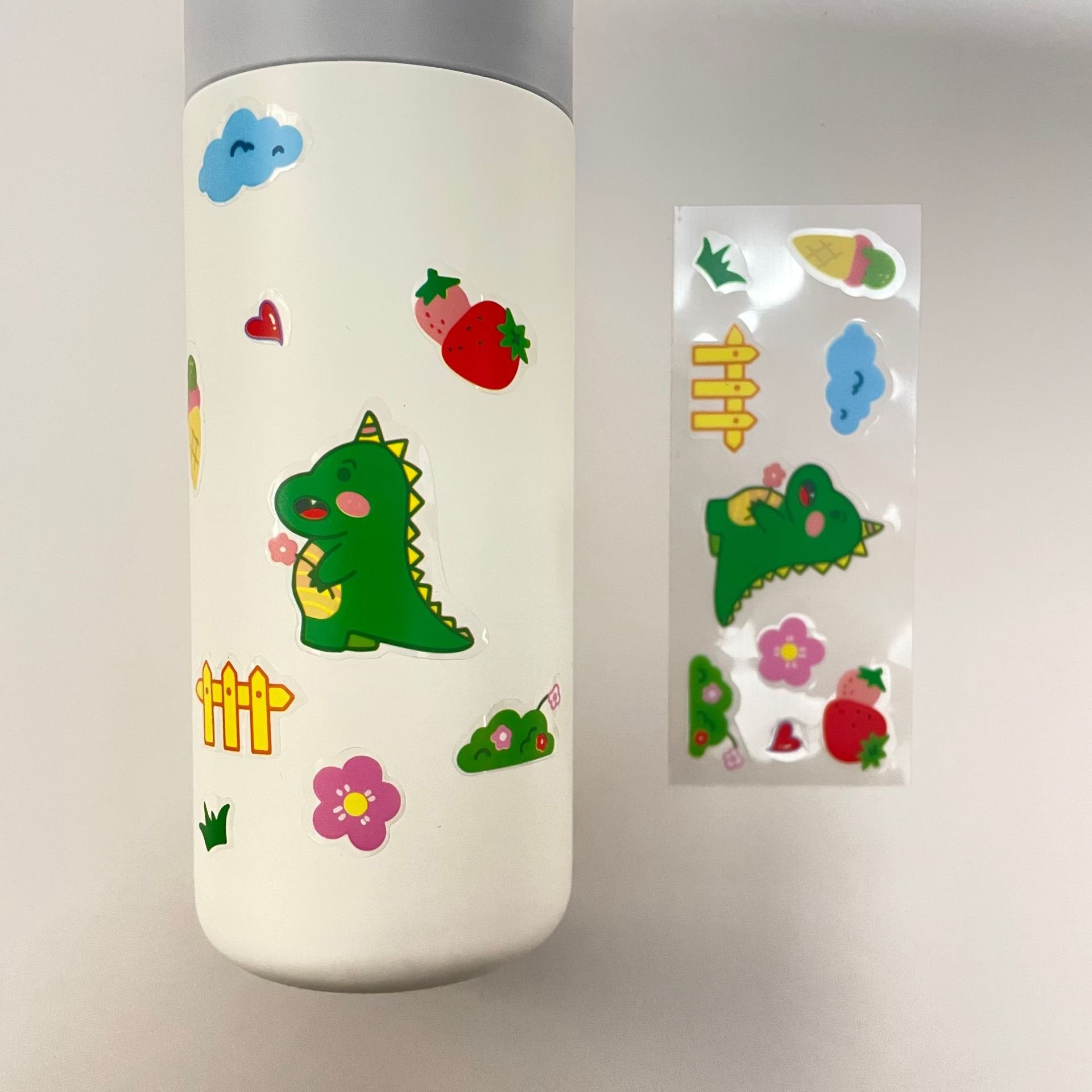 Fashion Cup Sticker Cute Cartoon Sticky Paper Waterproof DIYHand Account Sticker Thermos Cup Sticker