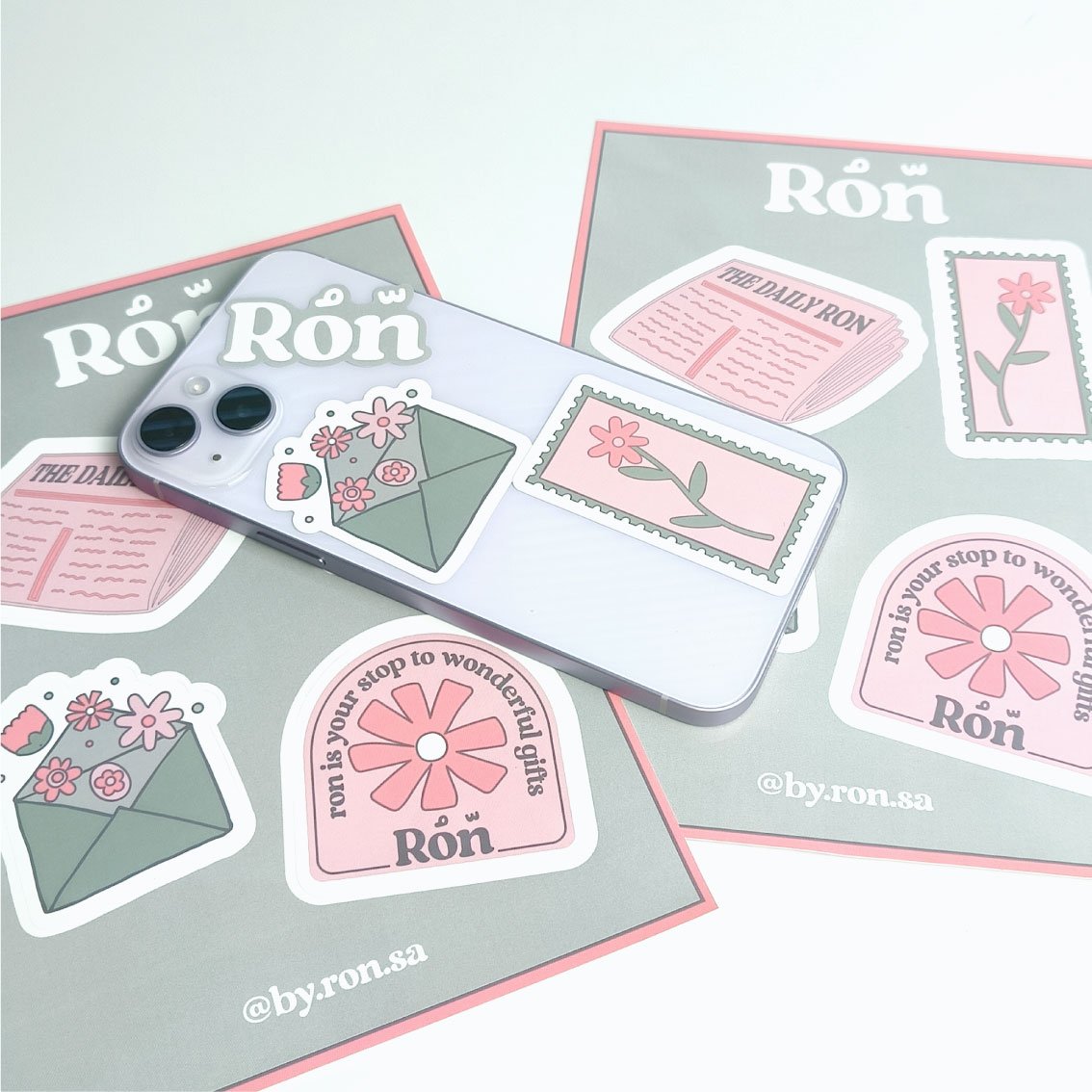 Custom logo stickers waterproof cartoon stickers vinyl adhesive die cut stickers printing for packaging
