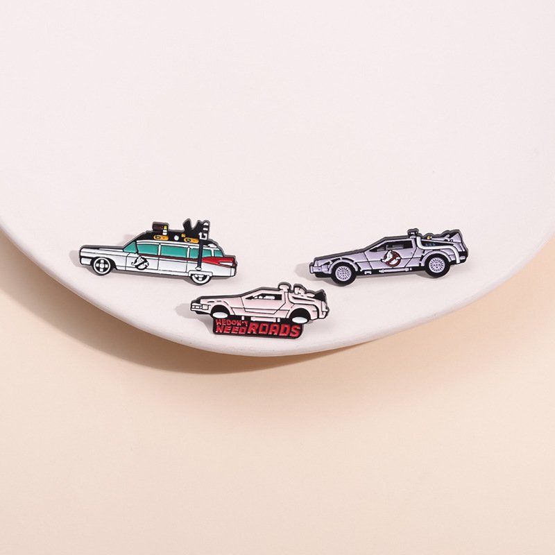 Wholesale oil painting landscape car travel metal badge stock fashion cartoon car soft enamel pins