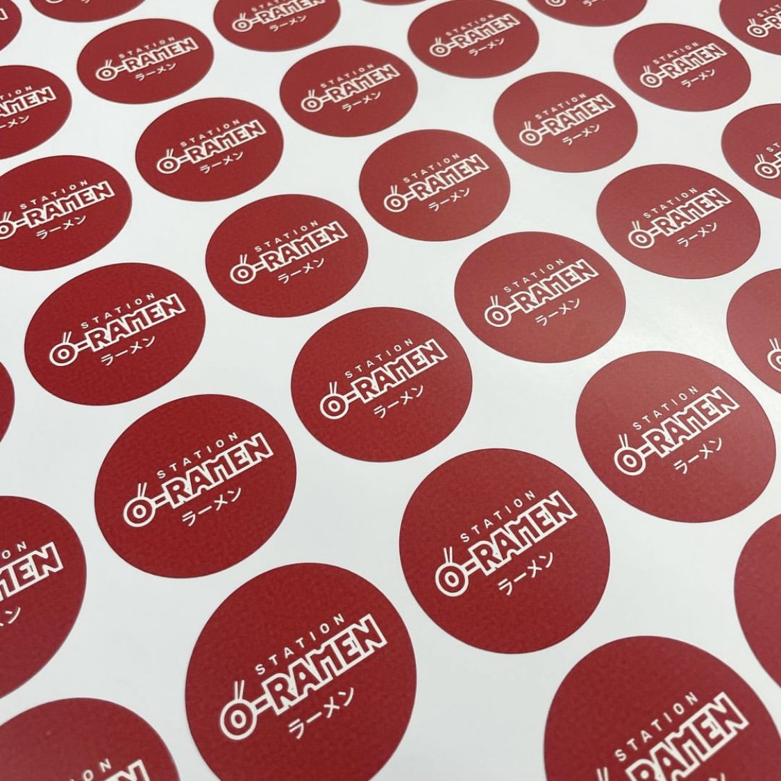 Custom Printed Logo Waterproof Vinyl UV Protection Cartoon Custom Die Cut Paper Sticker
