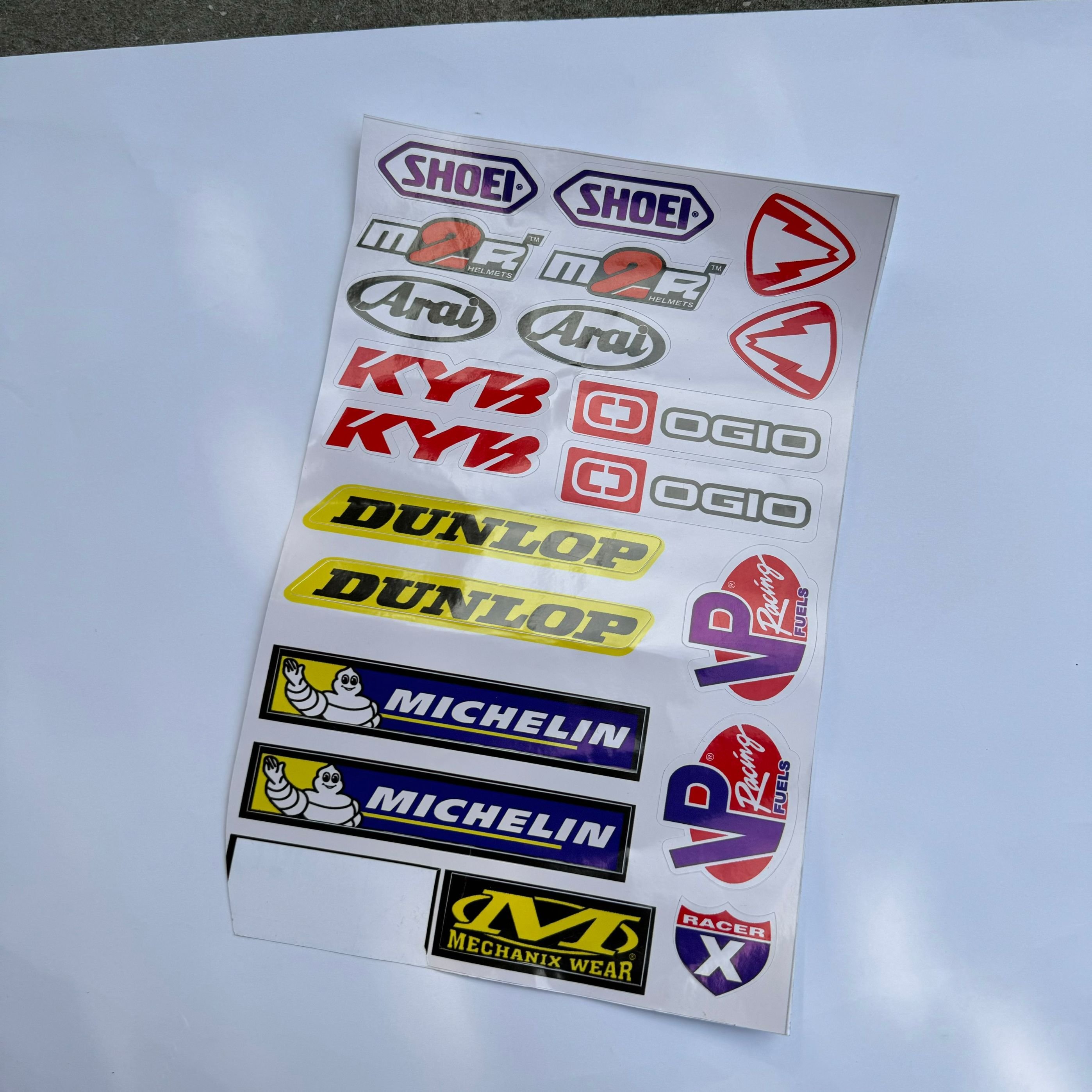 Permanent adhesive paper round label stickers individual die cut label for promotion
