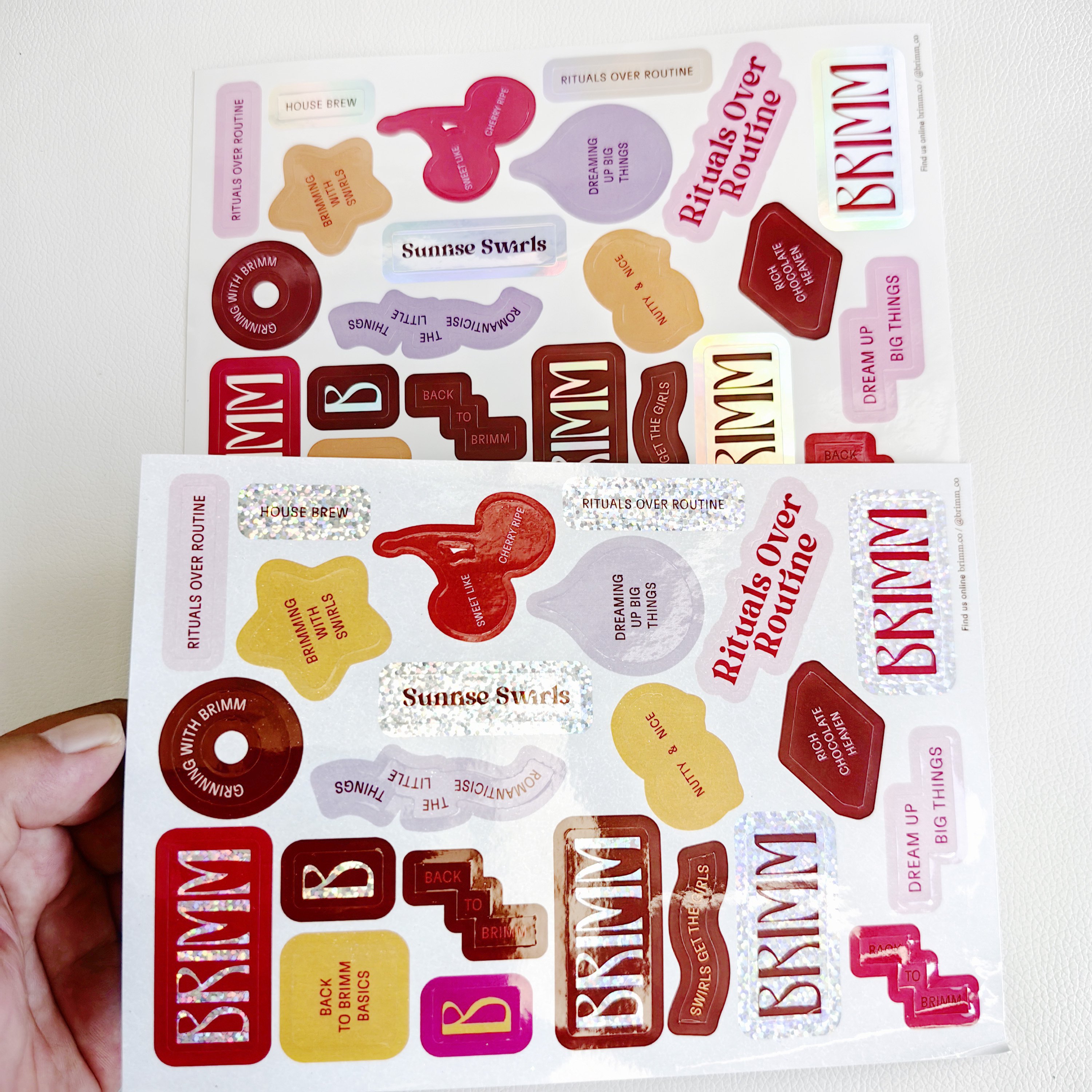 custom logoPrinting Adhesive Pvc Label Die Cut vinyl sticker uv waterproof kiss cut cartoon sticker sheets personalizados.