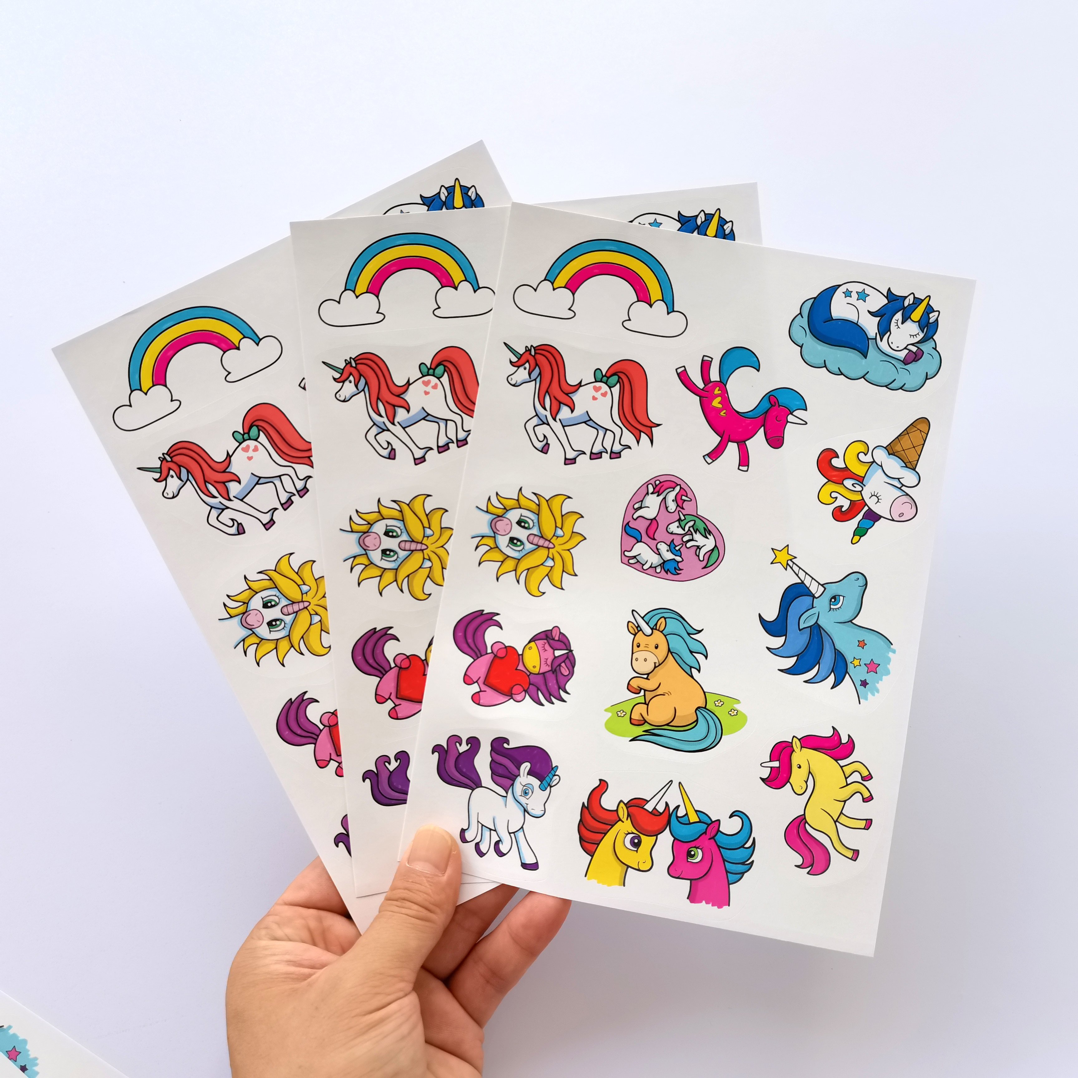High Quality Waterproof Printing Stong Adhesive Die Cut Vinyl Label Stickers Custom Cartoon Kiss Cut Sticker Sheets