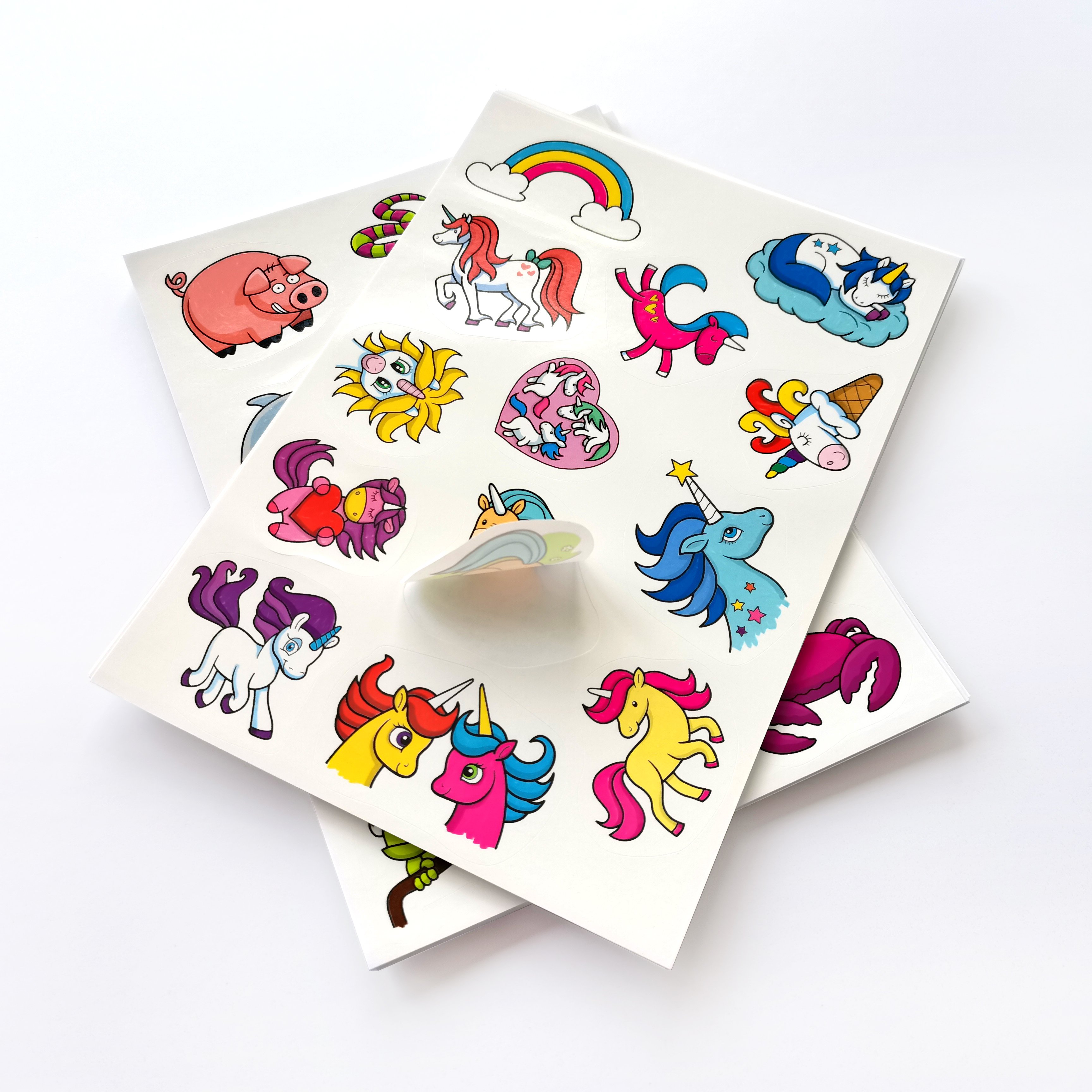 High Quality Waterproof Printing Stong Adhesive Die Cut Vinyl Label Stickers Custom Cartoon Kiss Cut Sticker Sheets