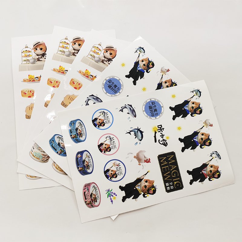 Custom Printed Waterproof Vinyl Kiss-Cut Sticker look Cute Adhesive Paper Carton Label Candle Packaging Designs Glossy matte