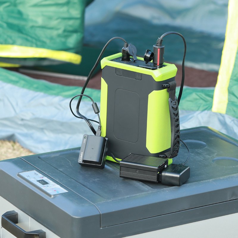 Outdoor Emergency Portable 100000mA 300W Solar Power Battery 12V LifePo4 Cells Power Battery Bank Fast Charge PD 100W Power Bank