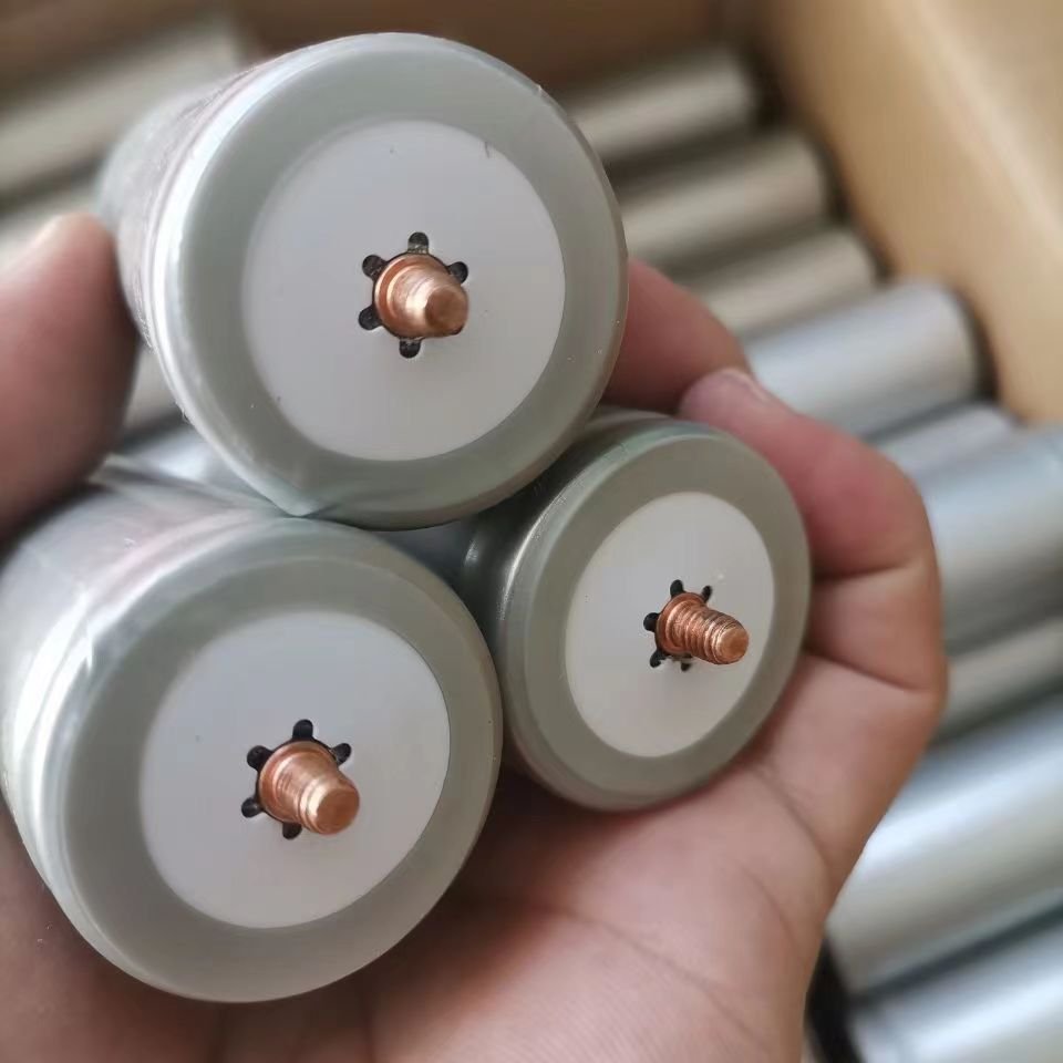 32650 3.2V Lifepo4 Li Ion Battery 5000mah 6000mah Lithium Battery Cell For Solar Storage 32650 Battery Pack