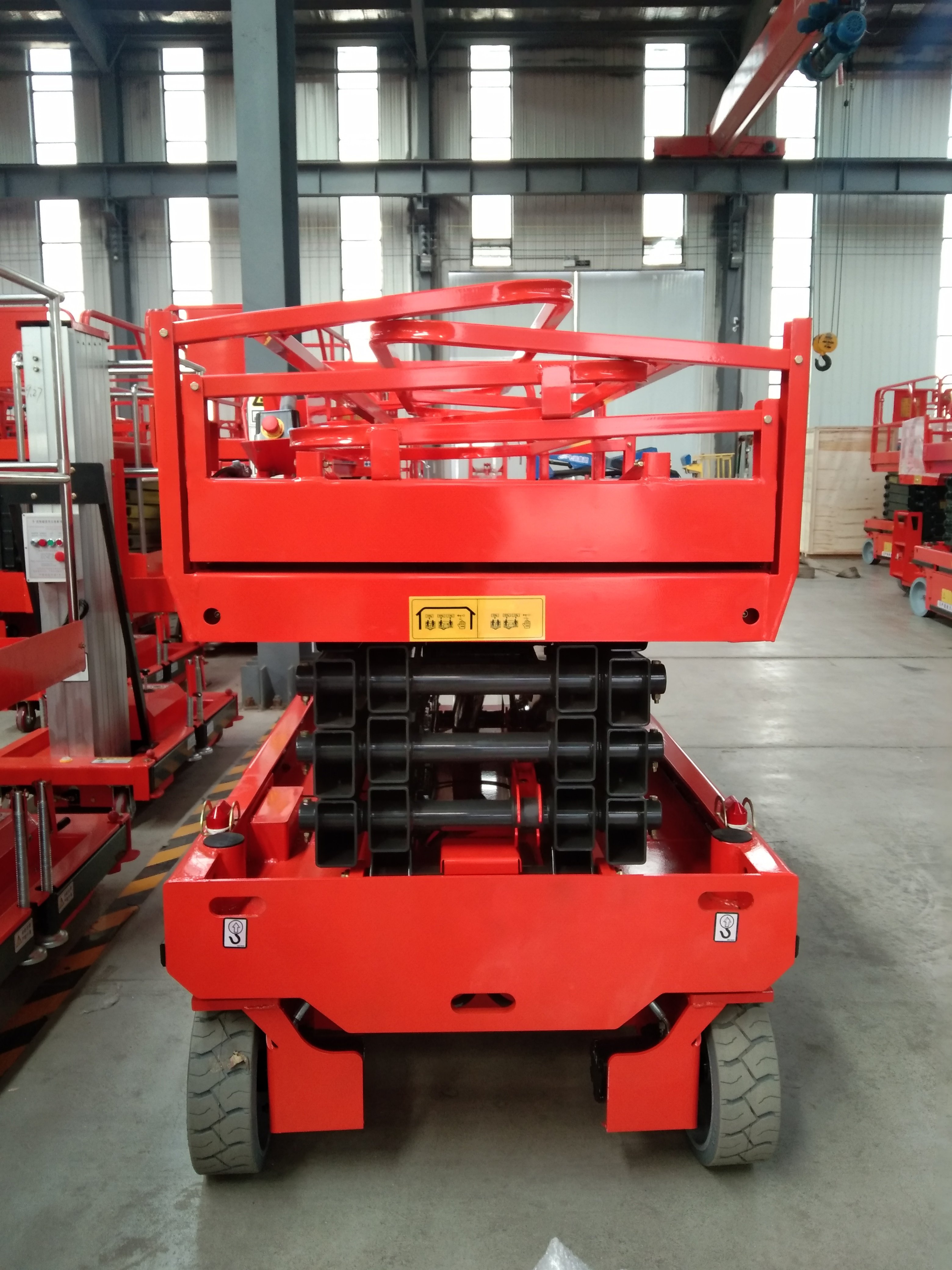 CE hydraulic battery power electric scissor sizer lift self propelled man lift aerial working platform