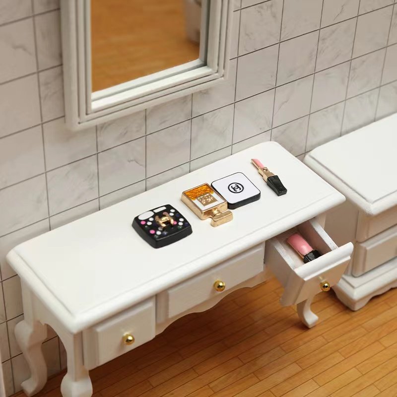 High Quality Wooden 1:12 Dollhouse Furniture Vintage Desk Miniature Dollhouse Accessories of Bedding Room Accessory Decoration