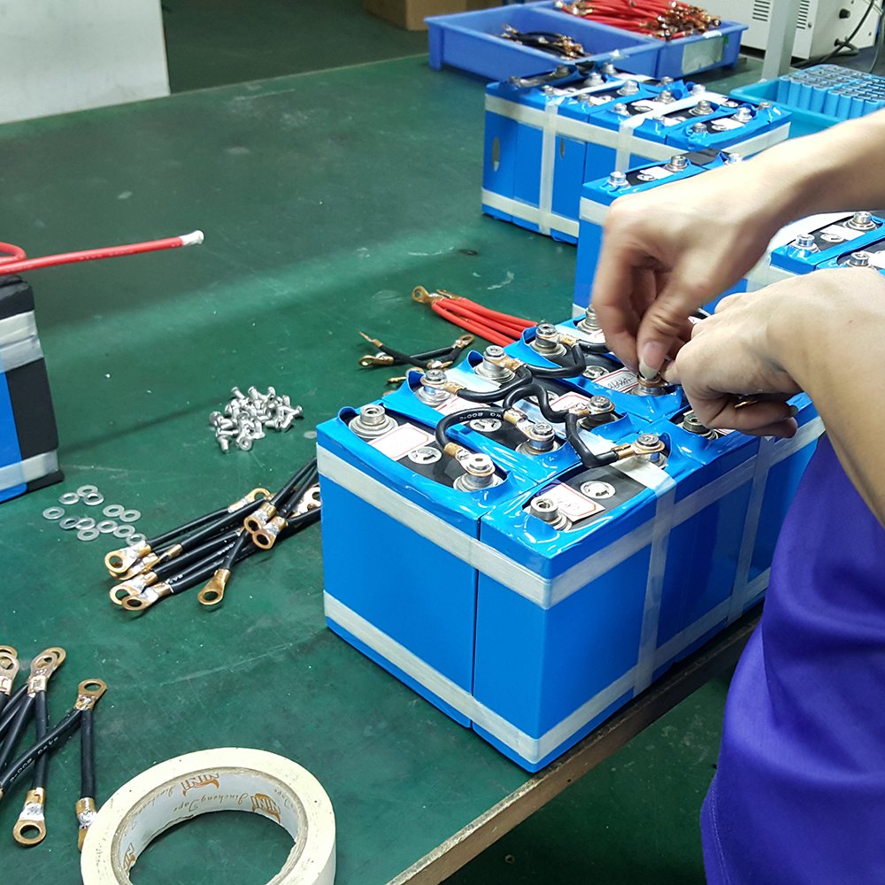 200ah Lithium battery 12v With Smart BMS RS485 Cycles 8000 Times