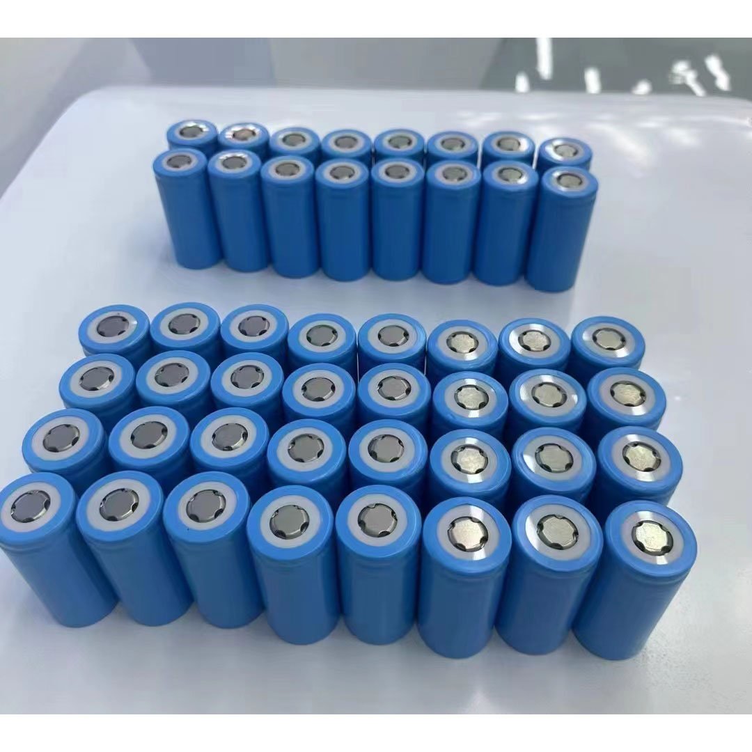 32650 3.2V 32700 5900mAh 6000mAh LiFePO4 Battery Max 18A Discharge 12V Lifepo4 Rechargeable Batteries for EV Solar RV Backu