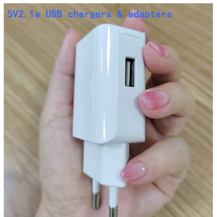 Factory Customization 5V2.1a Mobile Phone Charger Adapters Travel Socket Type UK/EU Plug Customizable Cell Phone Accessories
