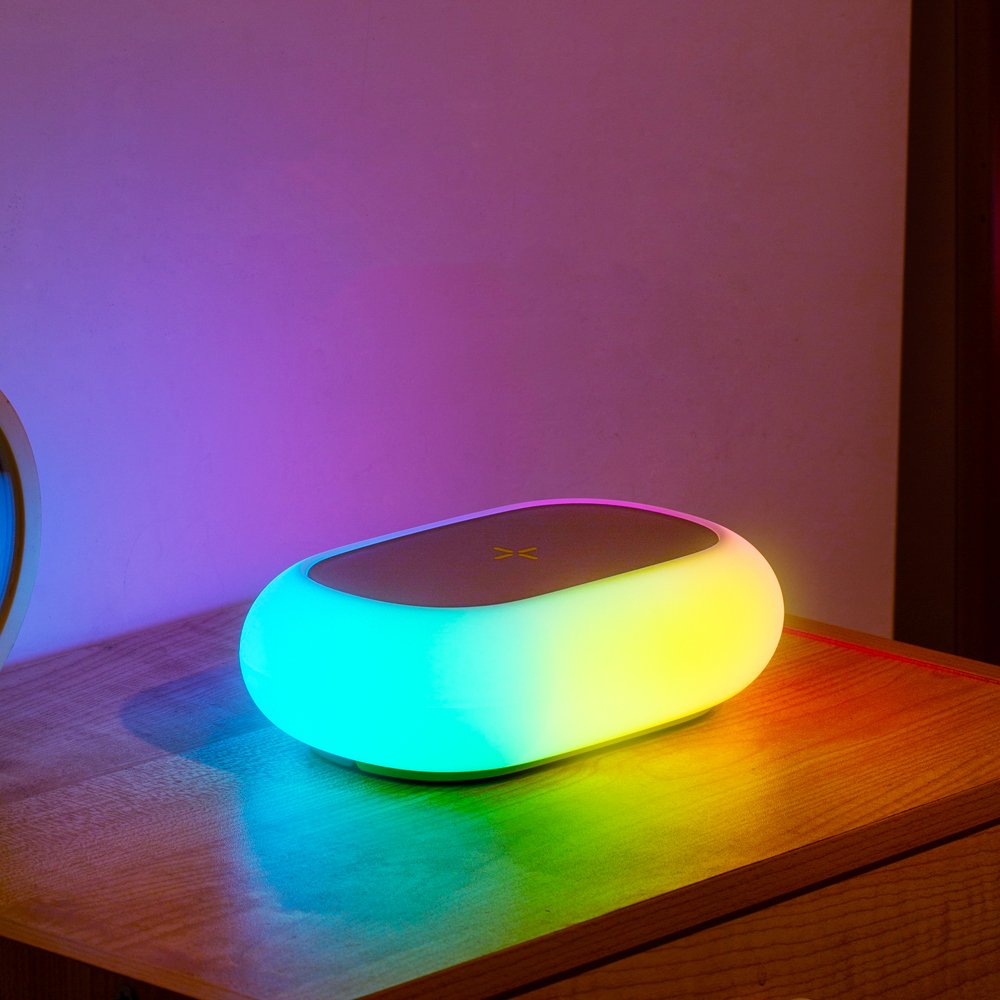New Idea Wireless Charger With Camping Ambient Night Light 15W Fast Charging Battery Chargers Highly Compatible Mini Portable