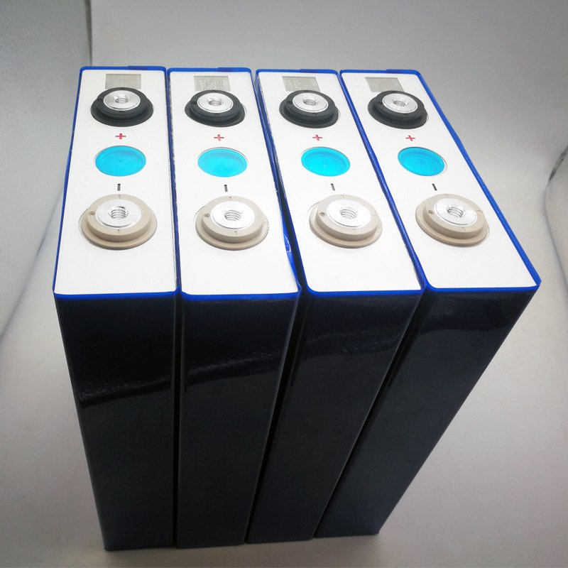 Grade A LF50k 3.2V Lifepo4 50Ah Prismatic lithium ion batteries Cells Rechargeable Lifepo4 50Ah With Accessories