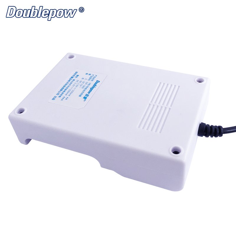 China Supplier's Durable ABS U82 LED Intelligent Rapid Charger 4 Slots 1.2V AA/AAA Ni-MH/Ni-CD Batteries charger