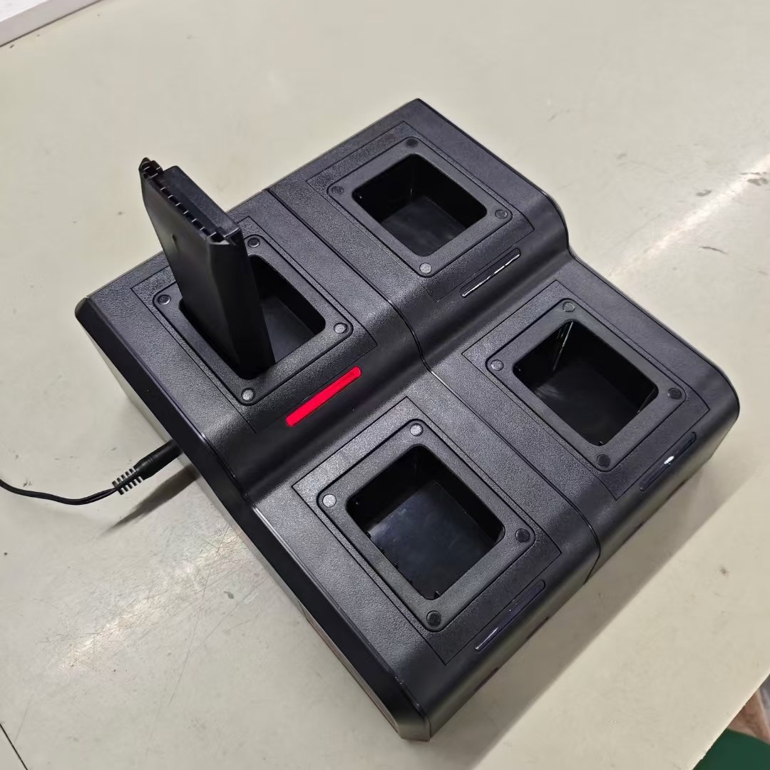 Two Way Radio Desktop Charger DMC-4 for PT580H PD590 PD680 PD700 PD980 radio and BL2010 BL1504 BL2008 BL2503 BL2505 battery