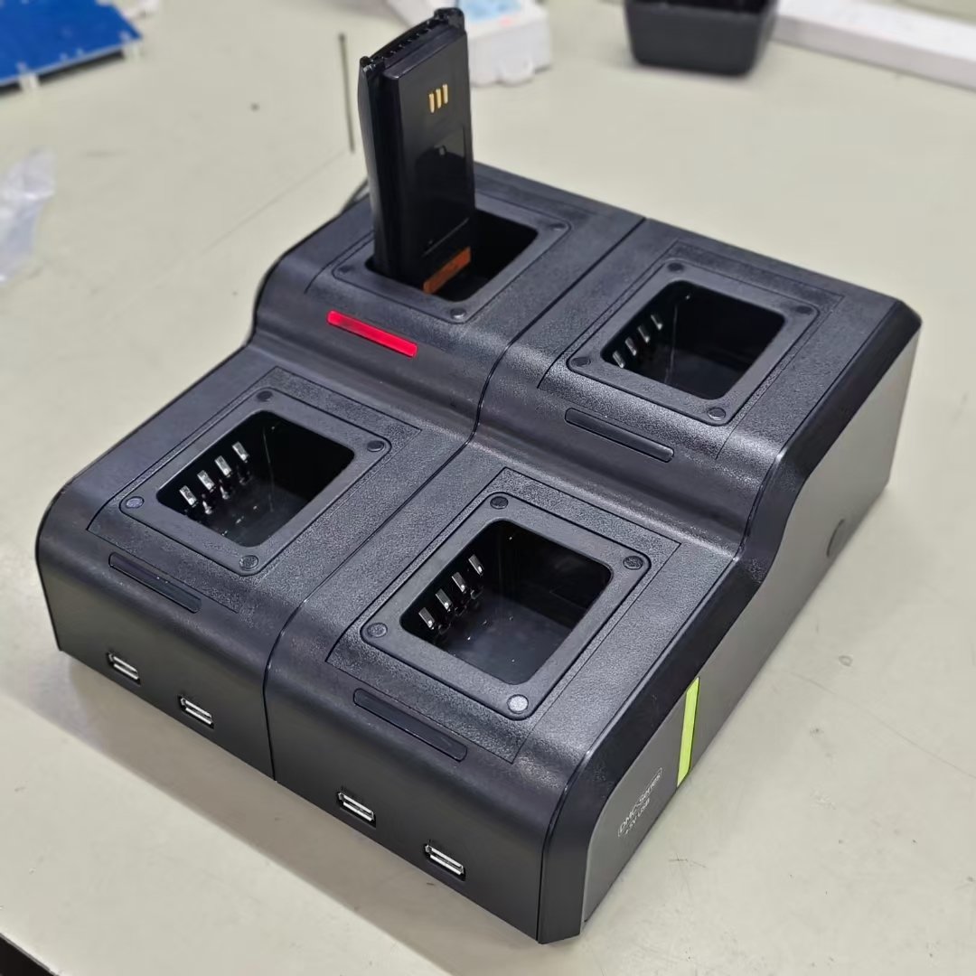 Two Way Radio Desktop Charger DMC-4 for PT580H PD590 PD680 PD700 PD980 radio and BL2010 BL1504 BL2008 BL2503 BL2505 battery