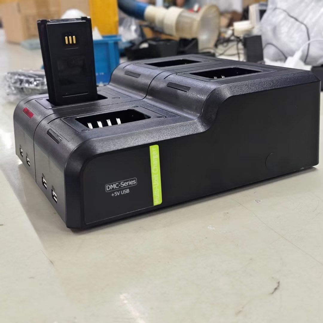 Two Way Radio Desktop Charger DMC-4 for PT580H PD590 PD680 PD700 PD980 radio and BL2010 BL1504 BL2008 BL2503 BL2505 battery