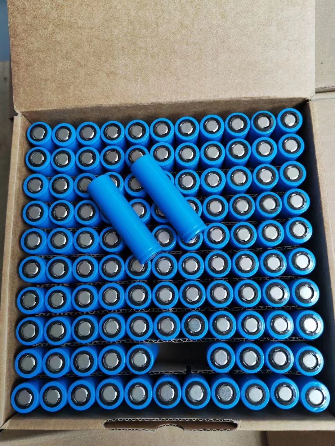 2022 Factory Direct 18650 Battery 1500mAh 2000mAh 2200mAh 2600mAh 3000mAh 3200mAh 3500mAh 3.7V NCM Lithium Li ion battery