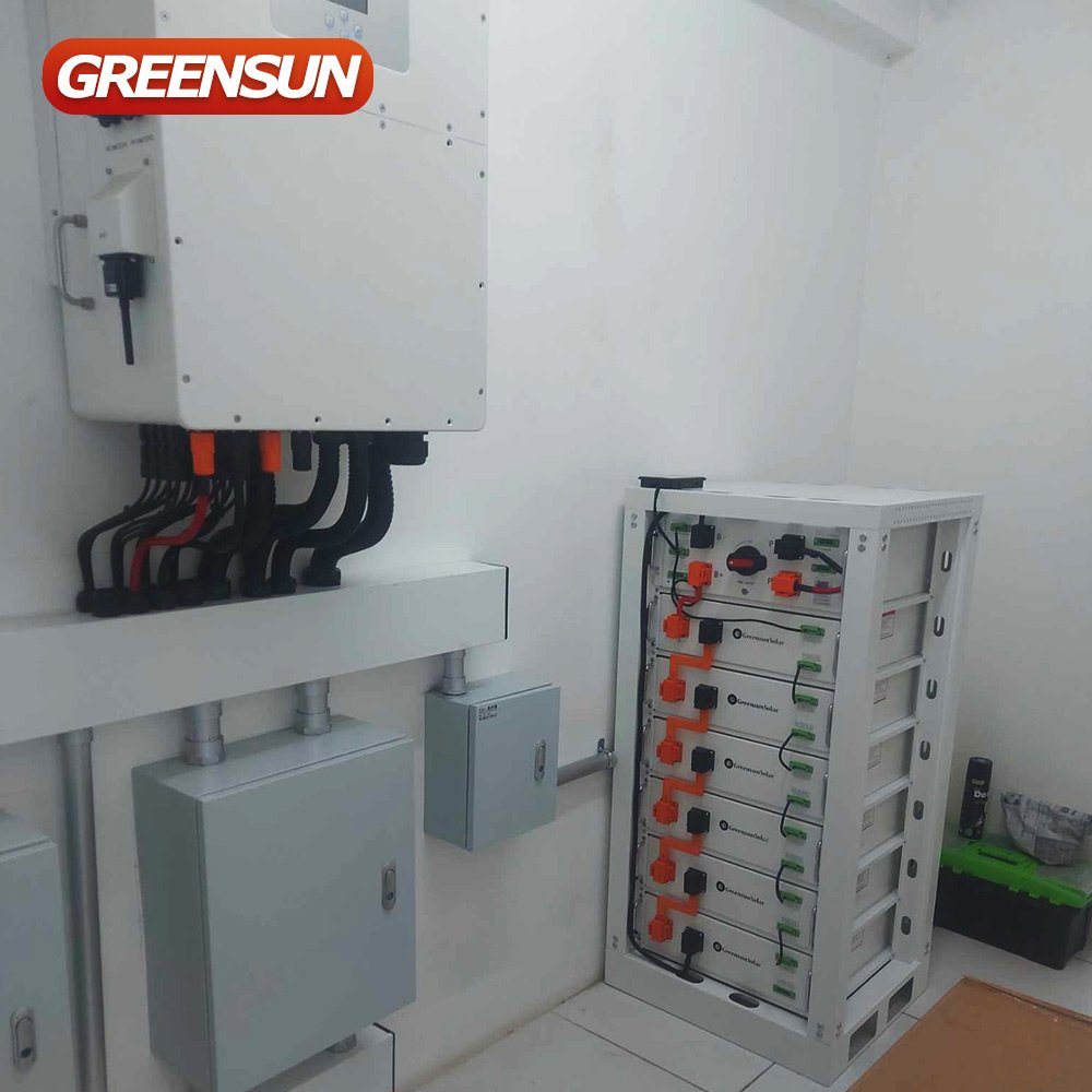 Three Phase 220V 10kw 20kw 30kw 40kw 50kw 60kw 80kw 100kw 120kw Off Grid Solar Power System With Battery Backup