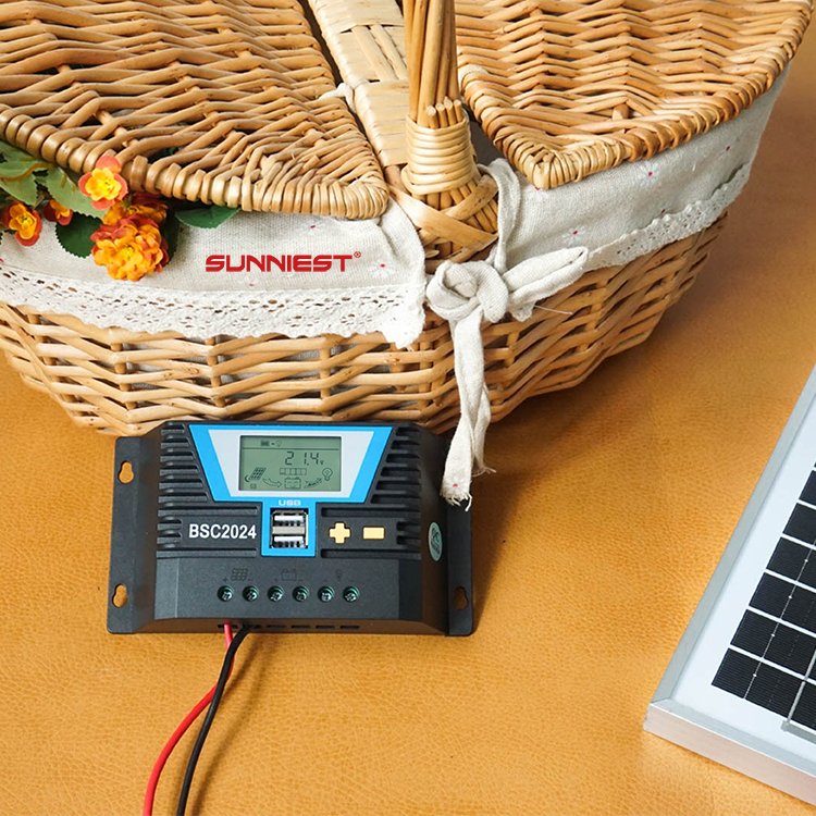Chinese Manufacturer 20A Backlightshows the Current solar charge controller Suitable for Lead-Acid Battery & Lithium Battery