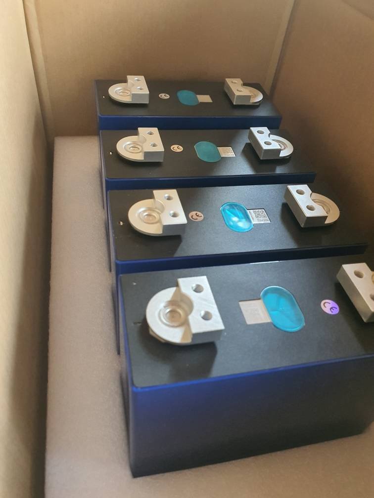 EU Warehouse in Stock Grade a Lf280k Cells Lifepo4 Battery Premium Rechargeable 3.2v 280ah Square New Technology Cell 3 Months