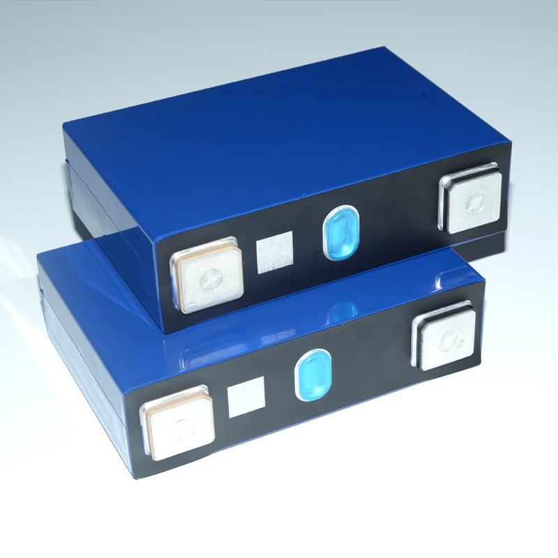 Factory hot sale 3.2v battery square li-ion battery with bus bar bolt deep cycle li-ion battery
